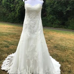 Alfred Angelo Wedding Gown